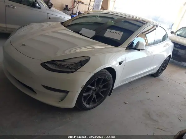 5YJ3E1EB1MF852881 2021 TESLA MODEL 3 - Image 2