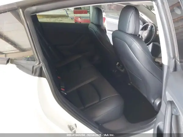 5YJ3E1EB1MF852881 2021 TESLA MODEL 3 - Image 8