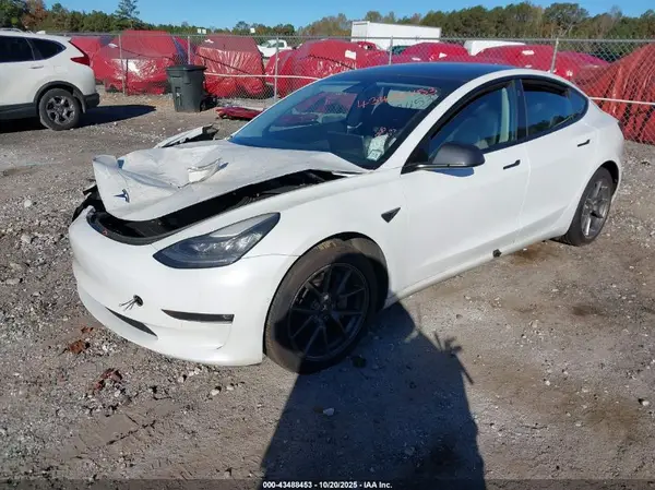 5YJ3E1EB1MF852931 2021 TESLA MODEL 3 - Image 2