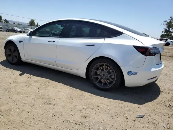 5YJ3E1EB1MF855490 2021 TESLA MODEL 3 - Image 2