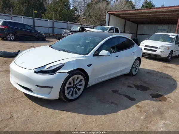5YJ3E1EB1MF919107 2021 TESLA MODEL 3 - Image 2