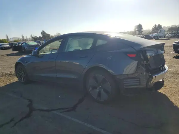 5YJ3E1EB1MF926686 2021 TESLA MODEL 3 - Image 2
