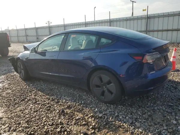 5YJ3E1EB1MF927093 2021 TESLA MODEL 3 - Image 2