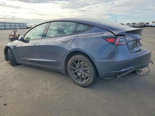 5YJ3E1EB1MF928129 2021 TESLA MODEL 3 - Image 2