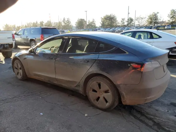 5YJ3E1EB1MF928423 2021 TESLA MODEL 3 - Image 2
