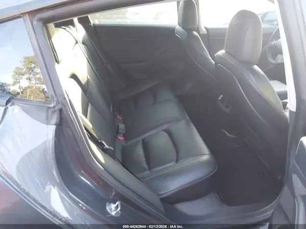 5YJ3E1EB1MF938451 2021 TESLA MODEL 3 - Image 8