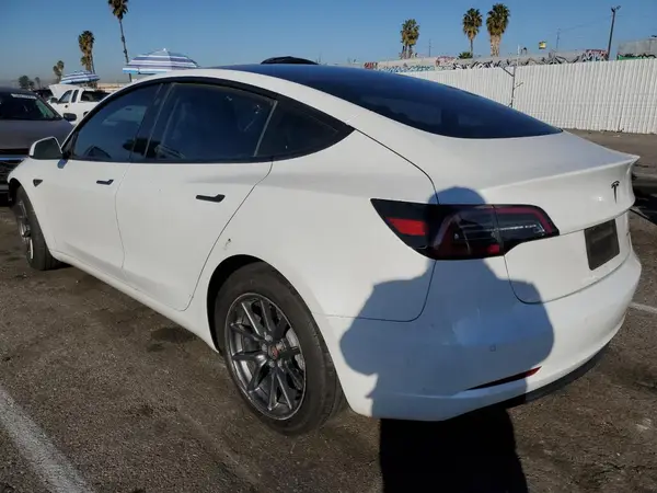 5YJ3E1EB1MF938899 2021 TESLA MODEL 3 - Image 2