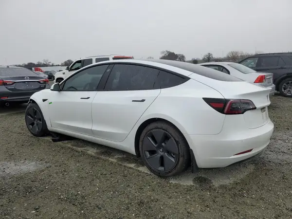 5YJ3E1EB1MF938904 2021 TESLA MODEL 3 - Image 2