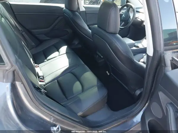 5YJ3E1EB1MF974608 2021 TESLA MODEL 3 - Image 8