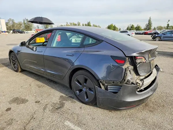 5YJ3E1EB1MF974611 2021 TESLA MODEL 3 - Image 2