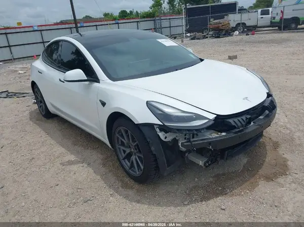 5YJ3E1EB1MF975824 2021 TESLA MODEL 3 - Image 1