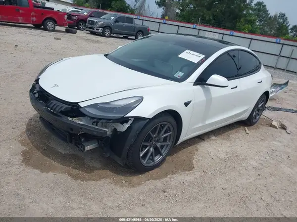 5YJ3E1EB1MF975824 2021 TESLA MODEL 3 - Image 2
