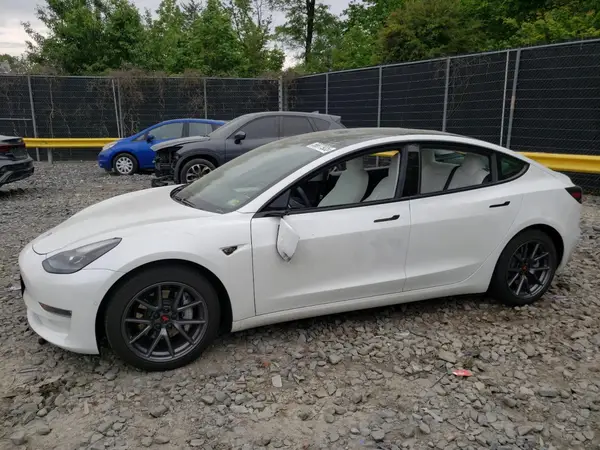 5YJ3E1EB1MF975872 2021 TESLA MODEL 3 - Image 1