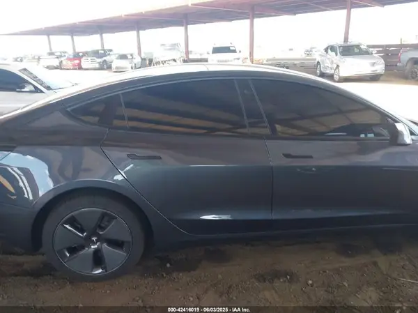 5YJ3E1EB1MF979663 2021 TESLA MODEL 3 - Image 8