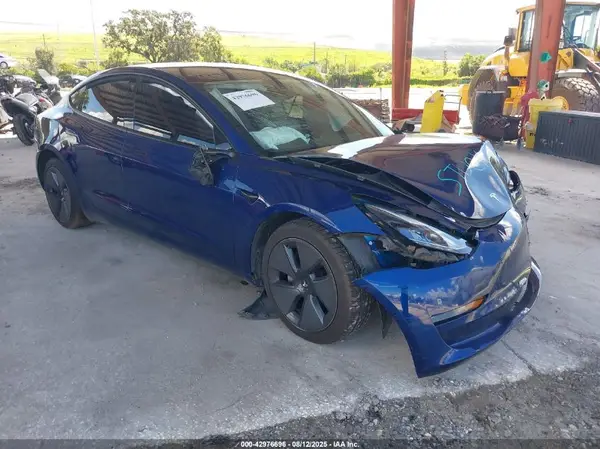 5YJ3E1EB1MF979811 2021 TESLA MODEL 3 - Image 1