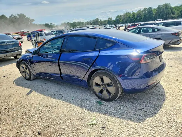 5YJ3E1EB1MF979856 2021 TESLA MODEL 3 - Image 2