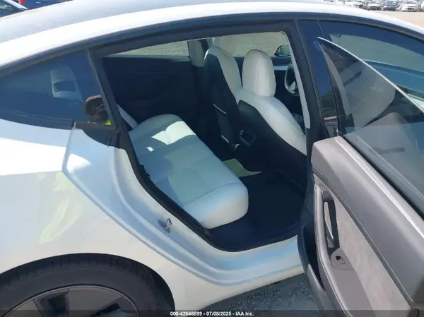 5YJ3E1EB1MF981445 2021 TESLA MODEL 3 - Image 8