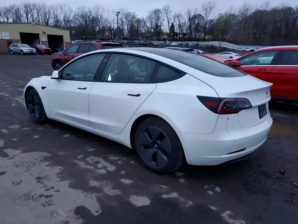 5YJ3E1EB1MF983471 2021 TESLA MODEL 3 - Image 2