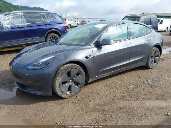 5YJ3E1EB1MF983986 2021 TESLA MODEL 3 - Image 2