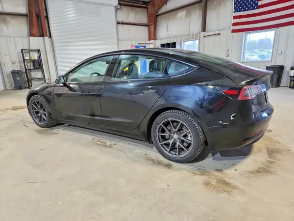 5YJ3E1EB1MF988024 2021 TESLA MODEL 3 - Image 2