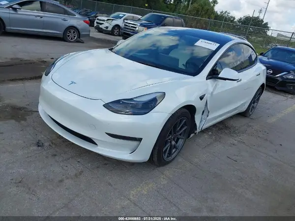 5YJ3E1EB1NF101829 2022 TESLA MODEL 3 - Image 2