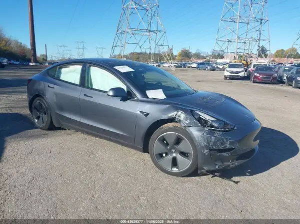 5YJ3E1EB1NF106688 2022 TESLA MODEL 3 - Image 1
