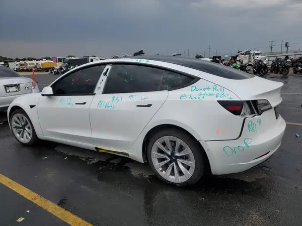 5YJ3E1EB1NF109302 2022 TESLA MODEL 3 - Image 2