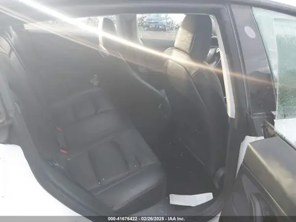 5YJ3E1EB1NF110675 2022 TESLA MODEL 3 - Image 8