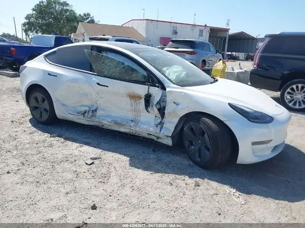 5YJ3E1EB1NF116850 2022 TESLA MODEL 3 - Image 1