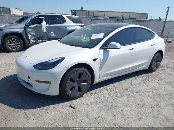 5YJ3E1EB1NF116850 2022 TESLA MODEL 3 - Image 2