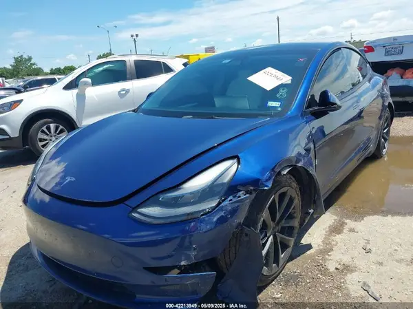 5YJ3E1EB1NF119215 2022 TESLA MODEL 3 - Image 2
