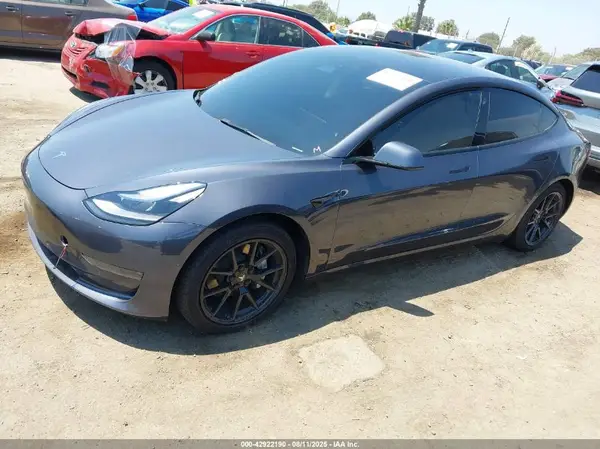 5YJ3E1EB1NF120218 2022 TESLA MODEL 3 - Image 2
