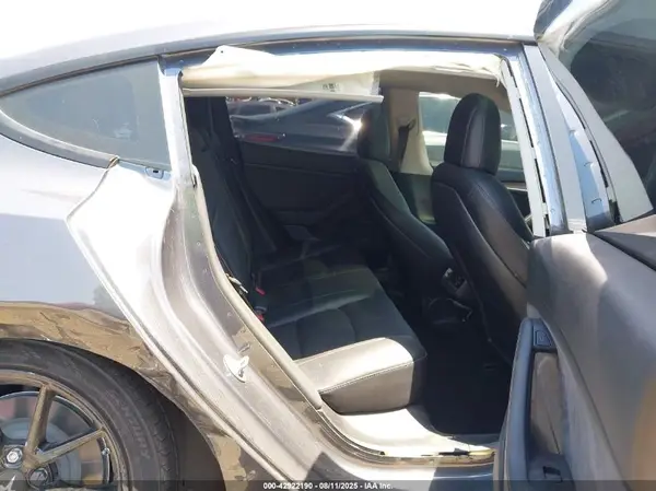 5YJ3E1EB1NF120218 2022 TESLA MODEL 3 - Image 8