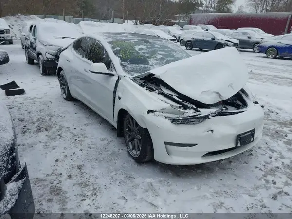 5YJ3E1EB1NF123586 2022 TESLA MODEL 3 - Image 1