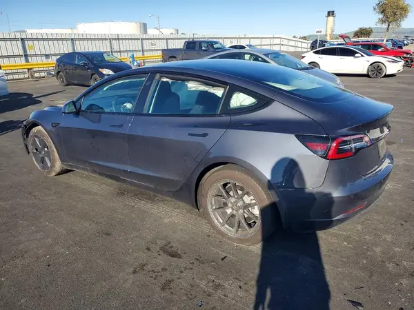 5YJ3E1EB1NF123815 2022 TESLA MODEL 3 - Image 2