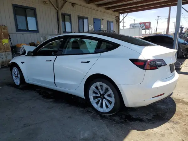 5YJ3E1EB1NF128500 2022 TESLA MODEL 3 - Image 2