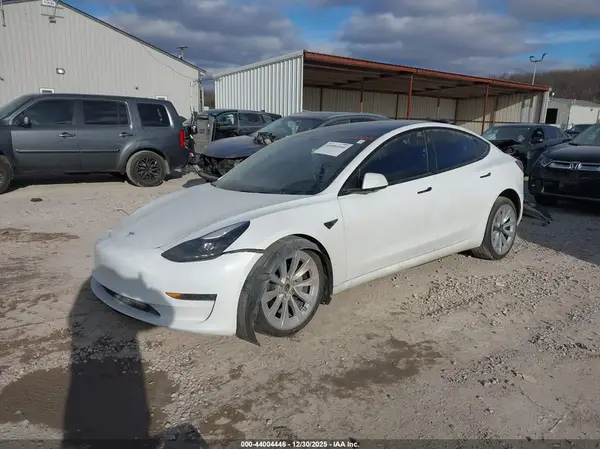 5YJ3E1EB1NF129291 2022 TESLA MODEL 3 - Image 2