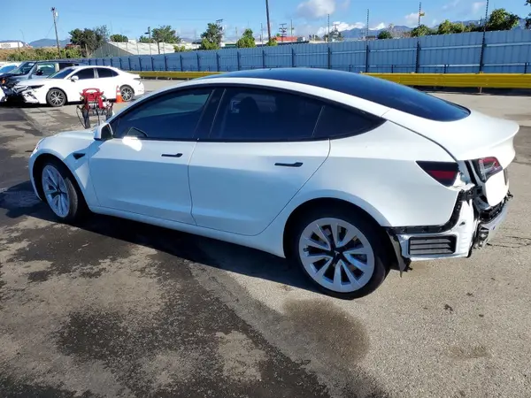 5YJ3E1EB1NF130859 2022 TESLA MODEL 3 - Image 2