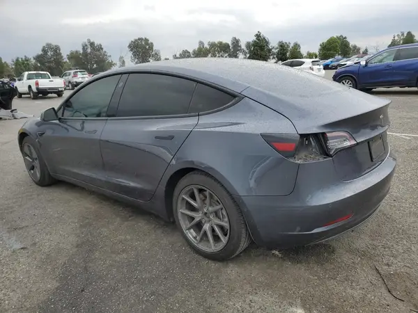 5YJ3E1EB1NF131185 2022 TESLA MODEL 3 - Image 2