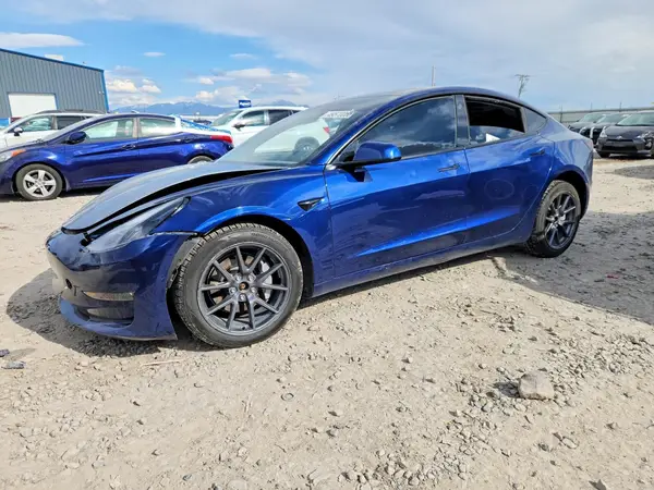 5YJ3E1EB1NF133048 2022 TESLA MODEL 3 - Image 1
