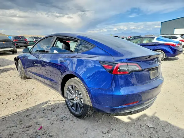 5YJ3E1EB1NF133048 2022 TESLA MODEL 3 - Image 2