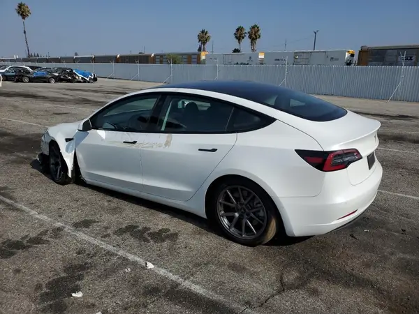 5YJ3E1EB1NF137262 2022 TESLA MODEL 3 - Image 2