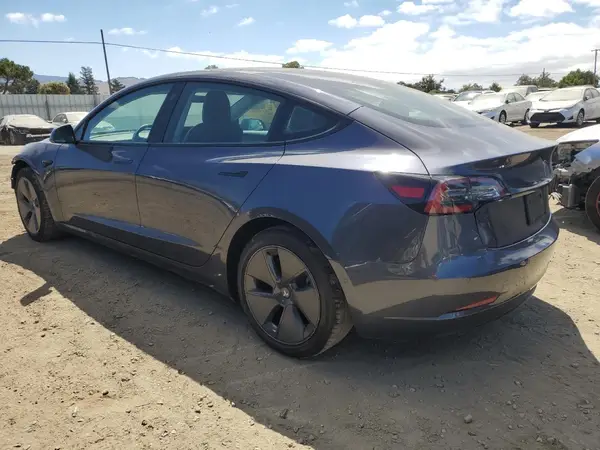 5YJ3E1EB1NF138704 2022 TESLA MODEL 3 - Image 2