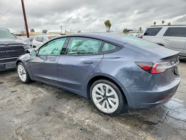 5YJ3E1EB1NF143286 2022 TESLA MODEL 3 - Image 2