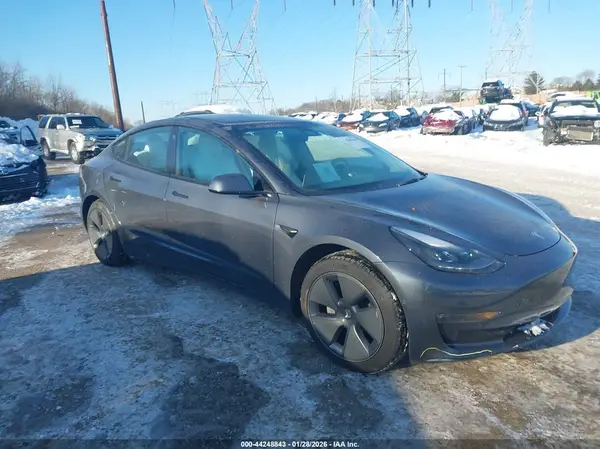 5YJ3E1EB1NF152067 2022 TESLA MODEL 3 - Image 1