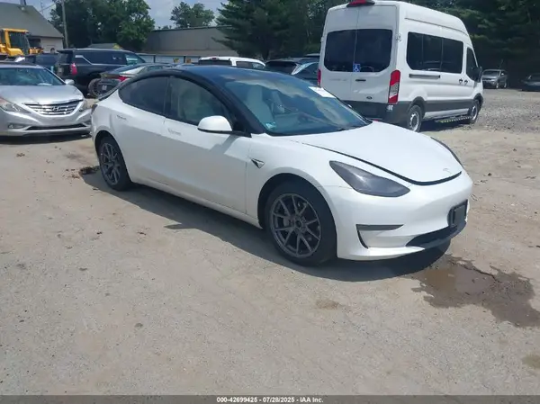 5YJ3E1EB1NF163490 2022 TESLA MODEL 3 - Image 1