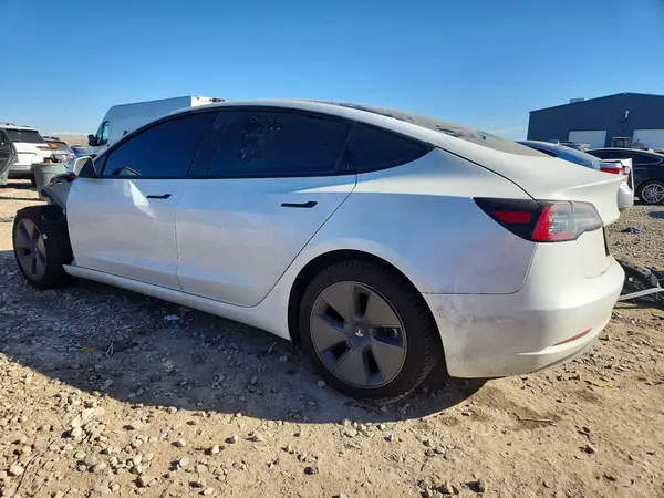 5YJ3E1EB1NF170326 2022 TESLA MODEL 3 - Image 2