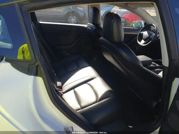 5YJ3E1EB1NF172979 2022 TESLA MODEL 3 - Image 8