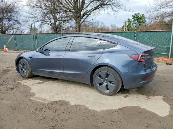 5YJ3E1EB1NF173324 2022 TESLA MODEL 3 - Image 2