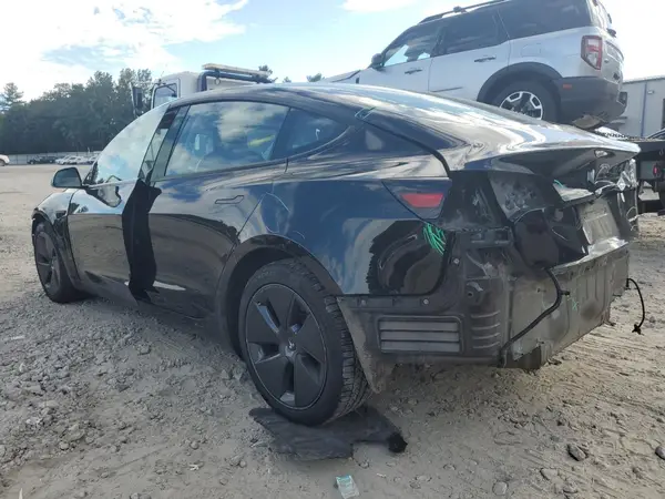 5YJ3E1EB1NF173887 2022 TESLA MODEL 3 - Image 2